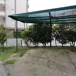 Bright Flat Close To The Sea 아파트