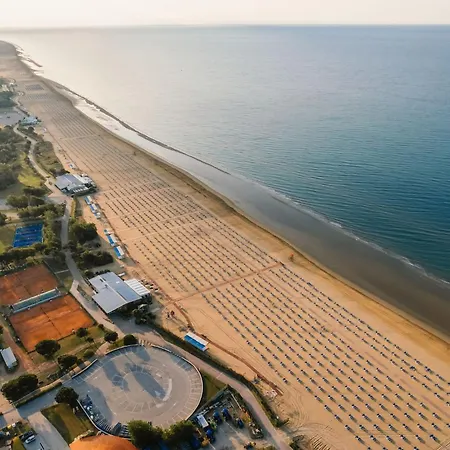 Bright Flat Close To The Sea 아파트 비비오네